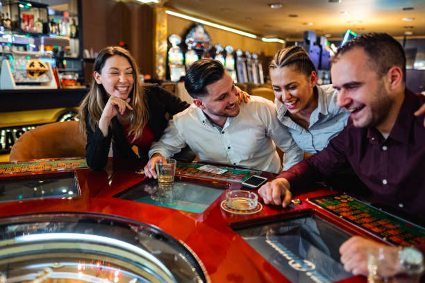 Live Hot Pot dealer table on gol33 slot with HD streaming